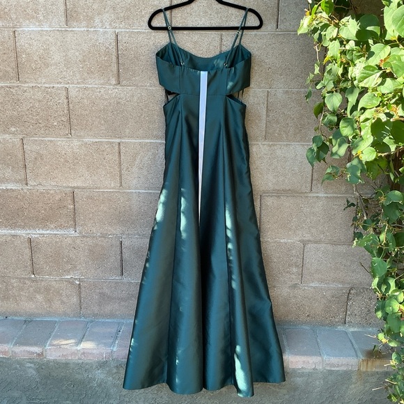 NWT Alfred Sung Open Neckline Cutout Satin Twill A-Line Dress Gown Size 4 D840 - Picture 5 of 12